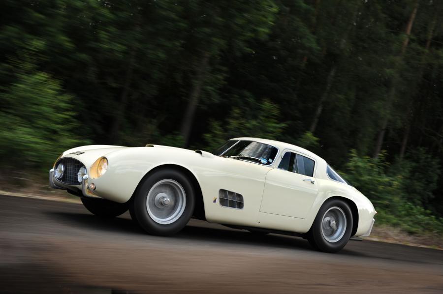  Ferrari 410 Berlinetta Speciale 1955 года  (фото 23 из 47)